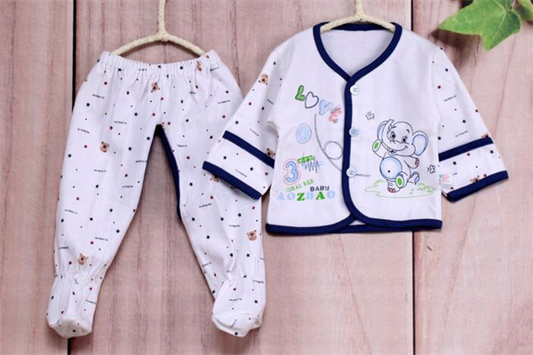 俏皮朵朵婴儿用品